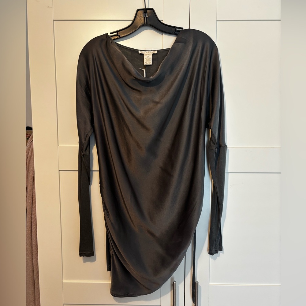 Gold Hawk Charmeus cowl neck top in graystone size XS
